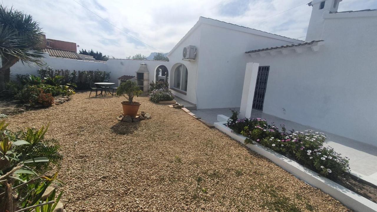 Cheerful 2-Bedroom Villa With Private Pool Calpe Exteriör bild