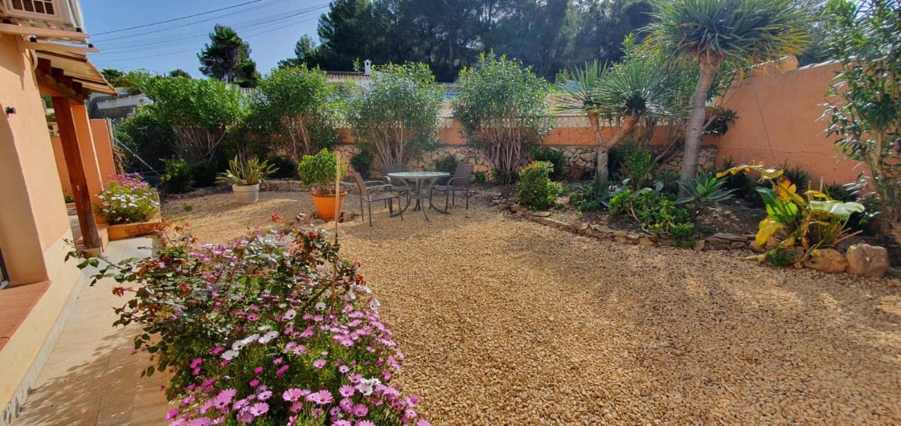 Cheerful 2-Bedroom Villa With Private Pool Calpe Exteriör bild